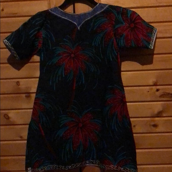 Tunic - Picture 2 of 3